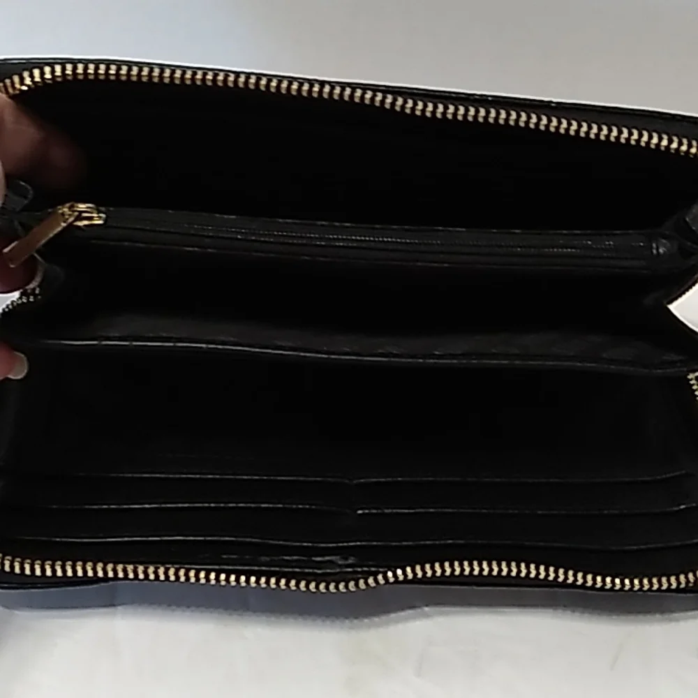 Steve Madden Wallet - Picture 4 of 9